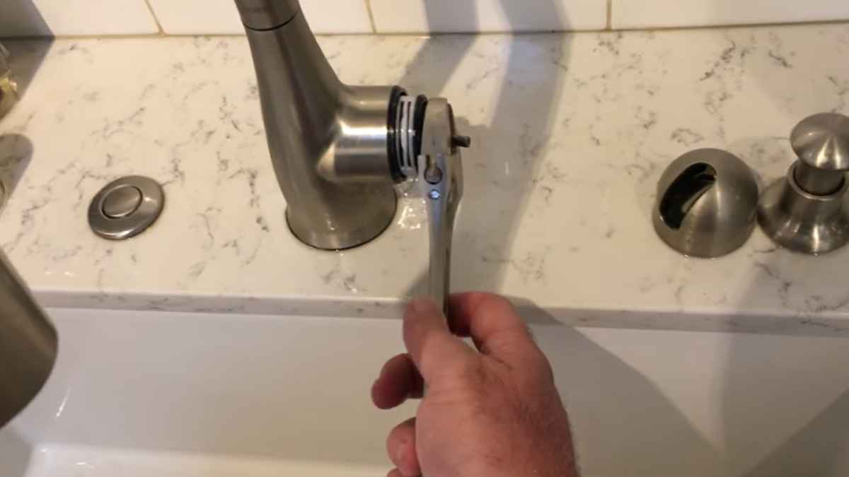 Fix Kitchen Faucet Handle New Way 2024