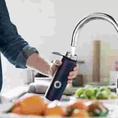 Pull Out vs. Pull Down Faucets : Which One Is Right for You